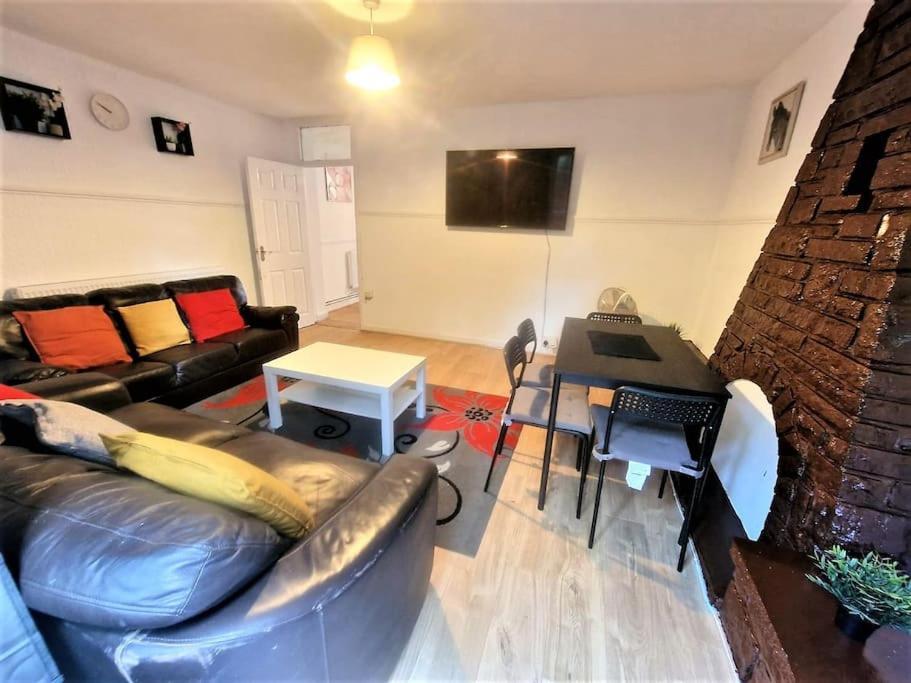 Appartamento Zone 1, 3bedroom With A Garden *