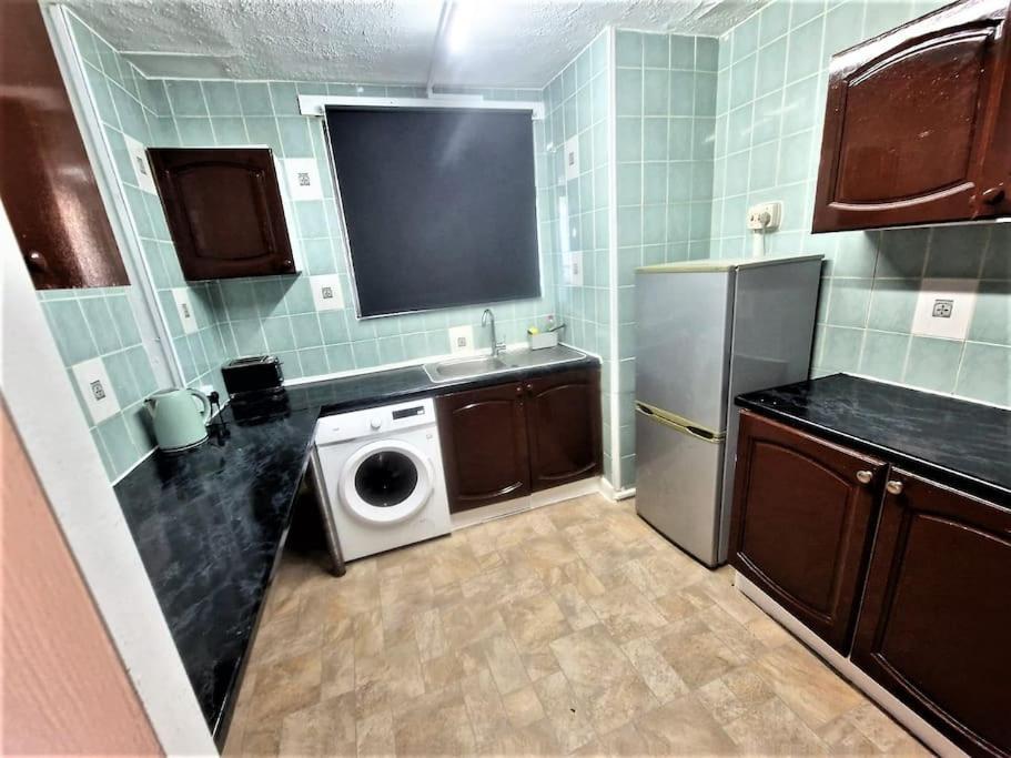 Zone 1, 3bedroom With A Garden Appartamento