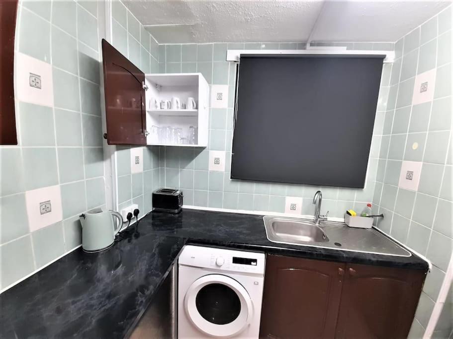 Zone 1, 3bedroom With A Garden Appartamento